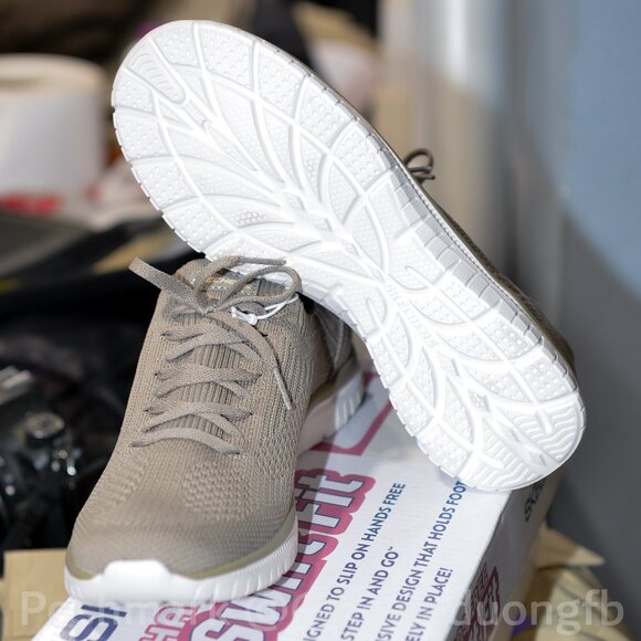 Skechers Women's Virtue Swift Fit Hands Free Shoe - Picture 1 of 11
